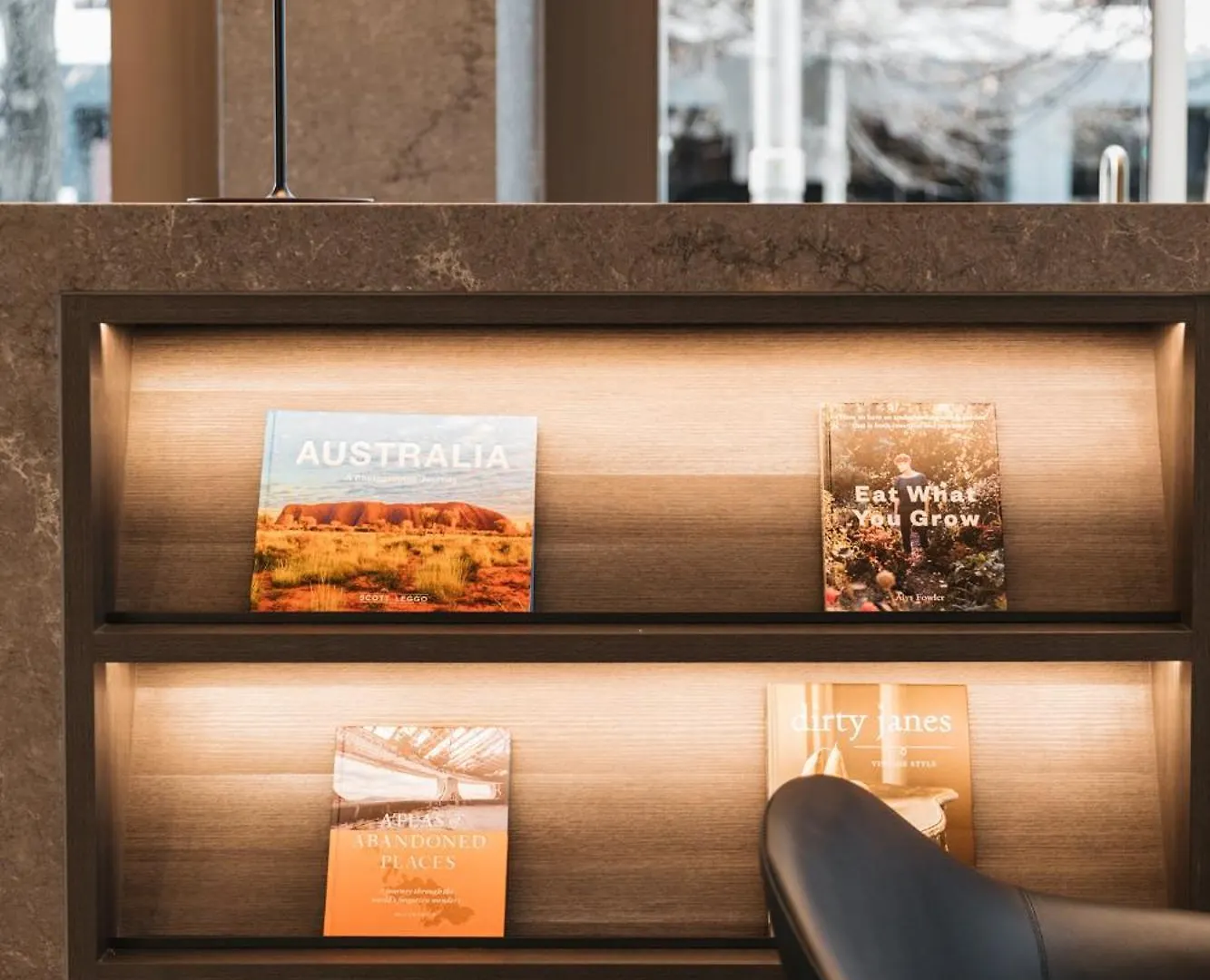Meriton Suites Canberra Aparthotel