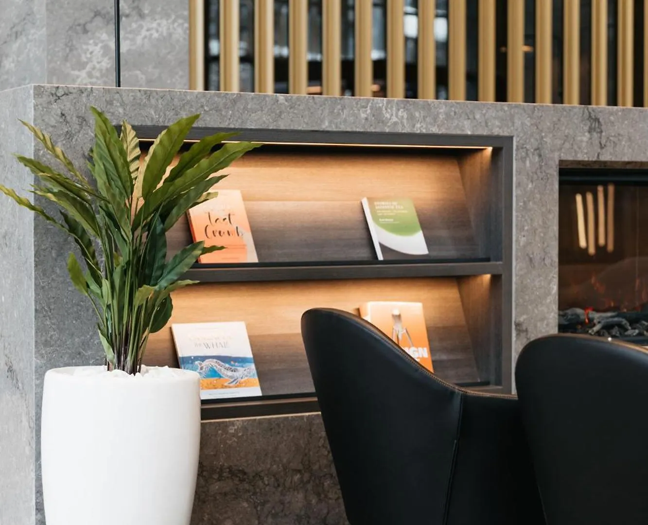 Meriton Suites Canberra 5*,