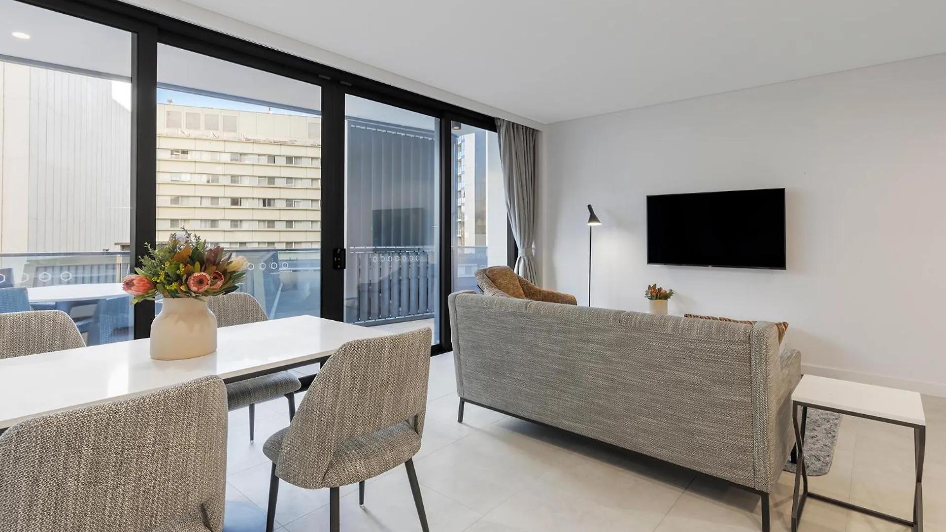 Aparthotel Meriton Suites Canberra