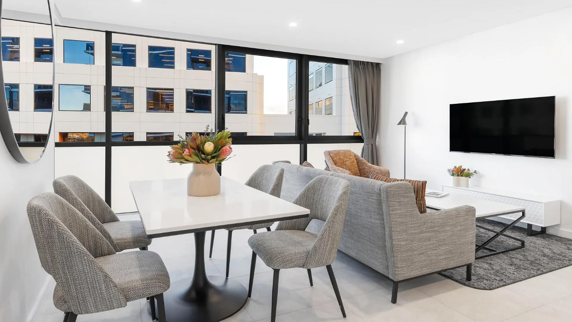 Meriton Suites Canberra
