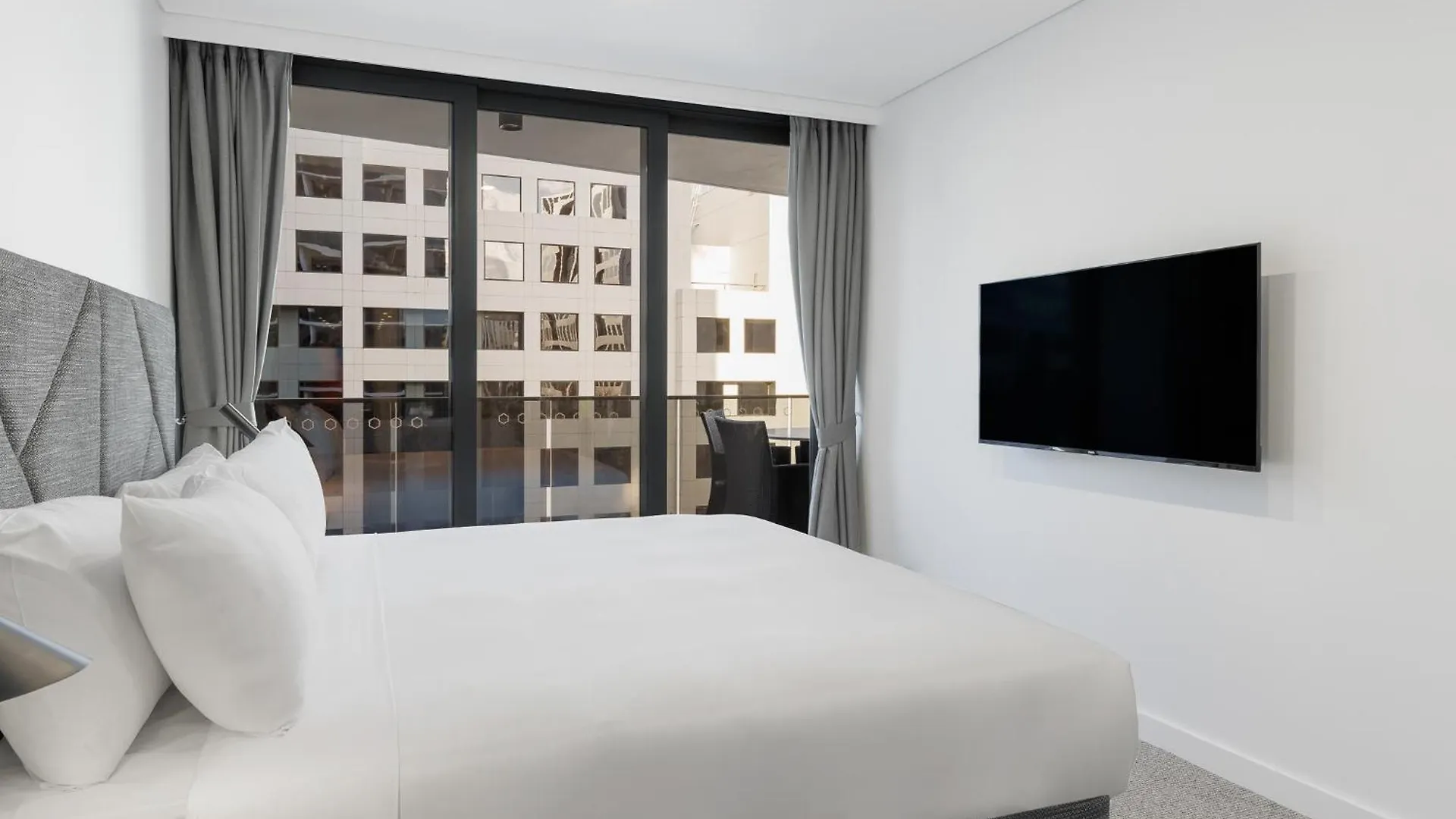 Aparthotel Meriton Suites Canberra