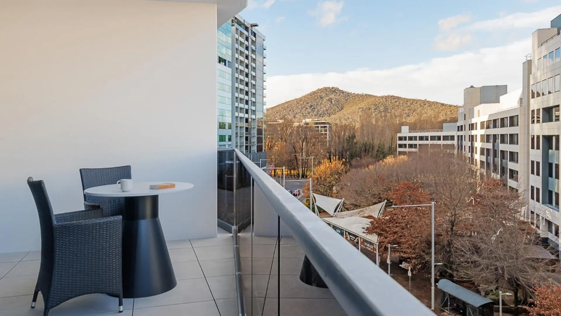 ***** Aparthotel Meriton Suites Canberra Australia