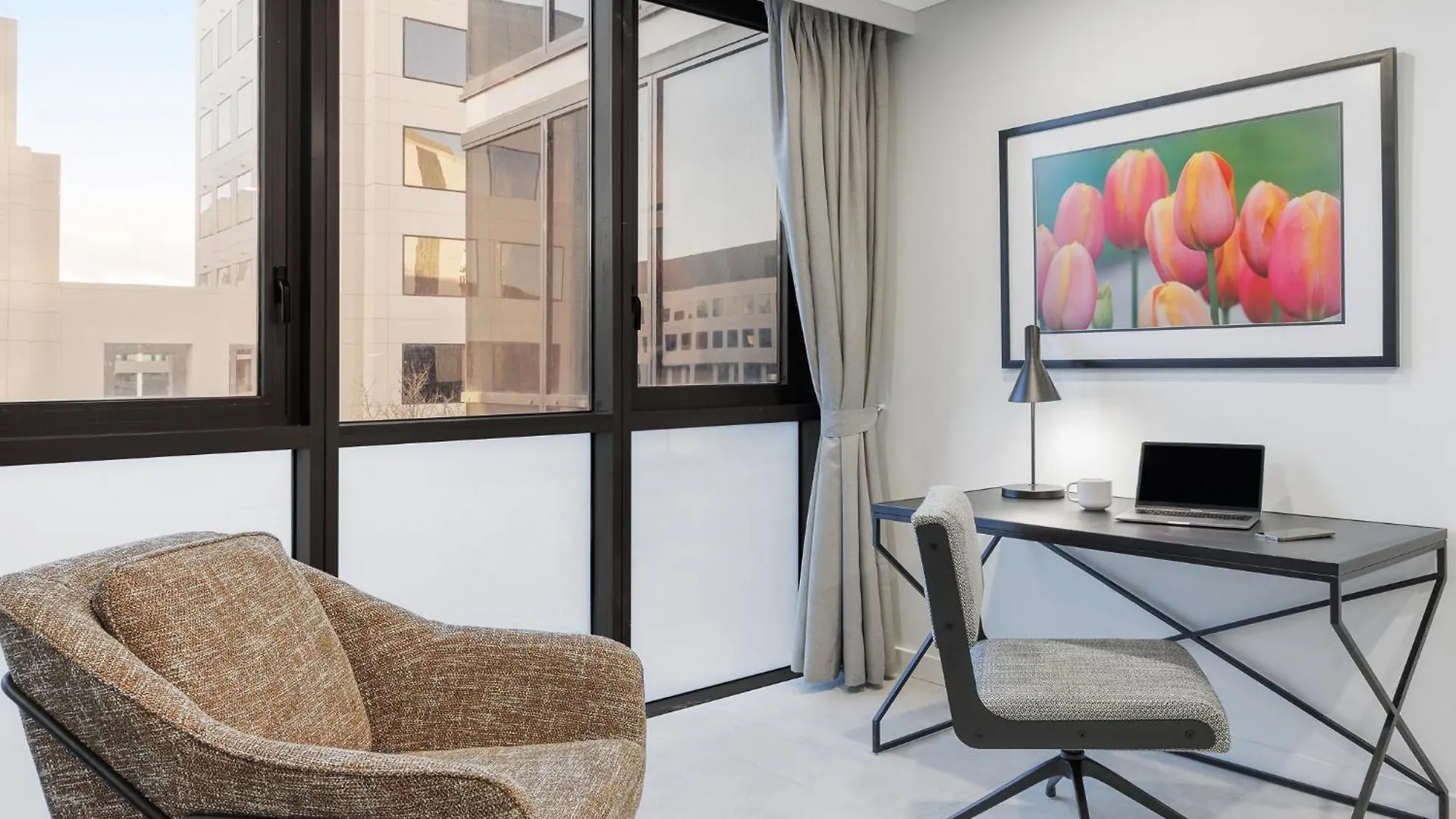 Aparthotel Meriton Suites Canberra