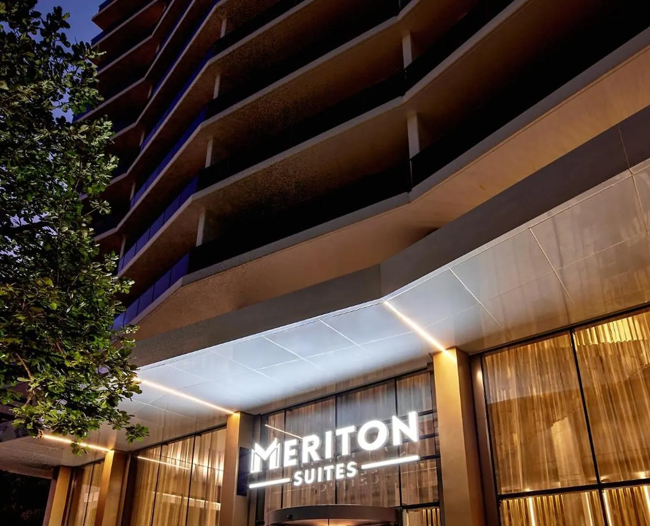 Hotel apartamentowy Meriton Suites Canberra