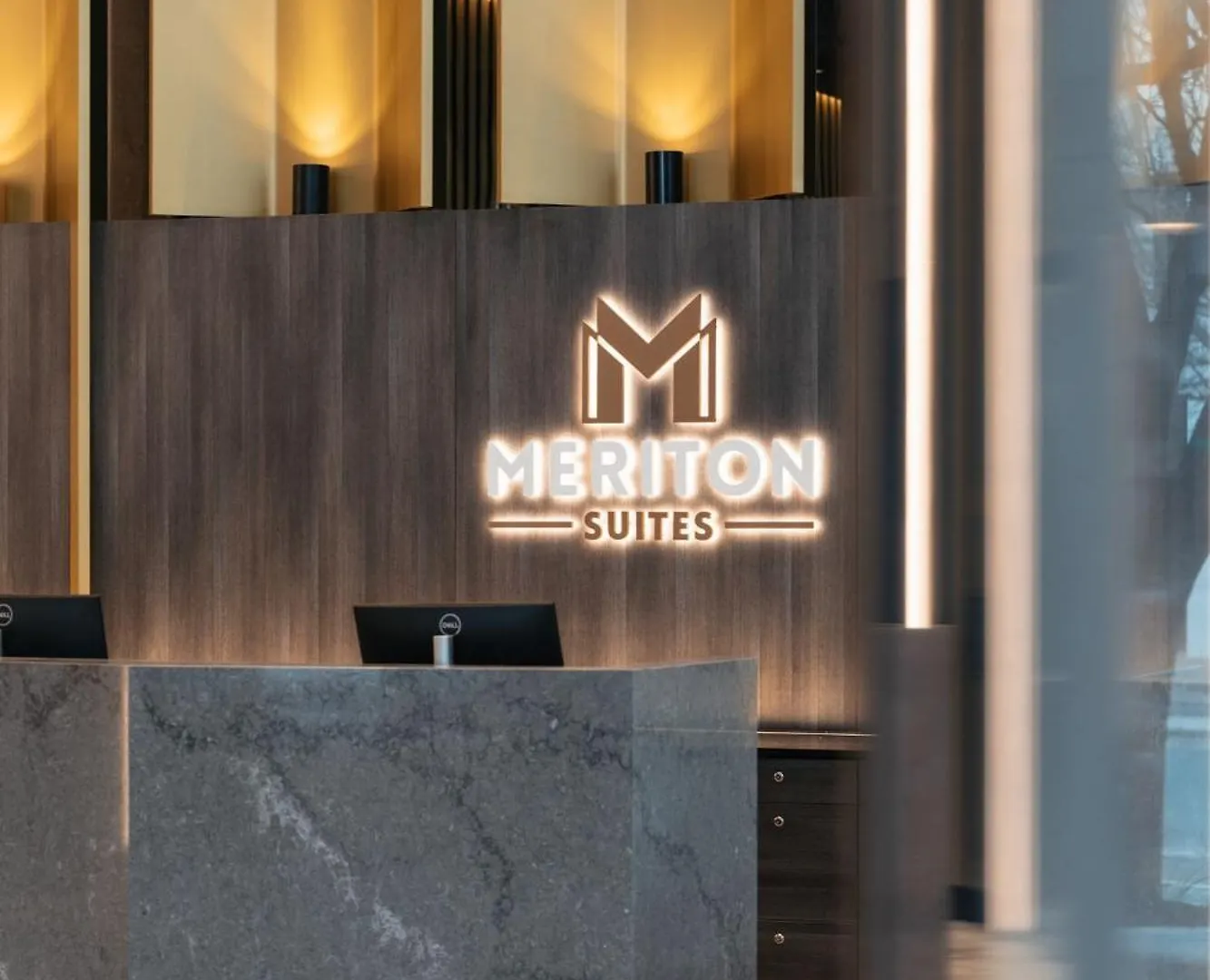 Meriton Suites Canberra Hotel apartamentowy