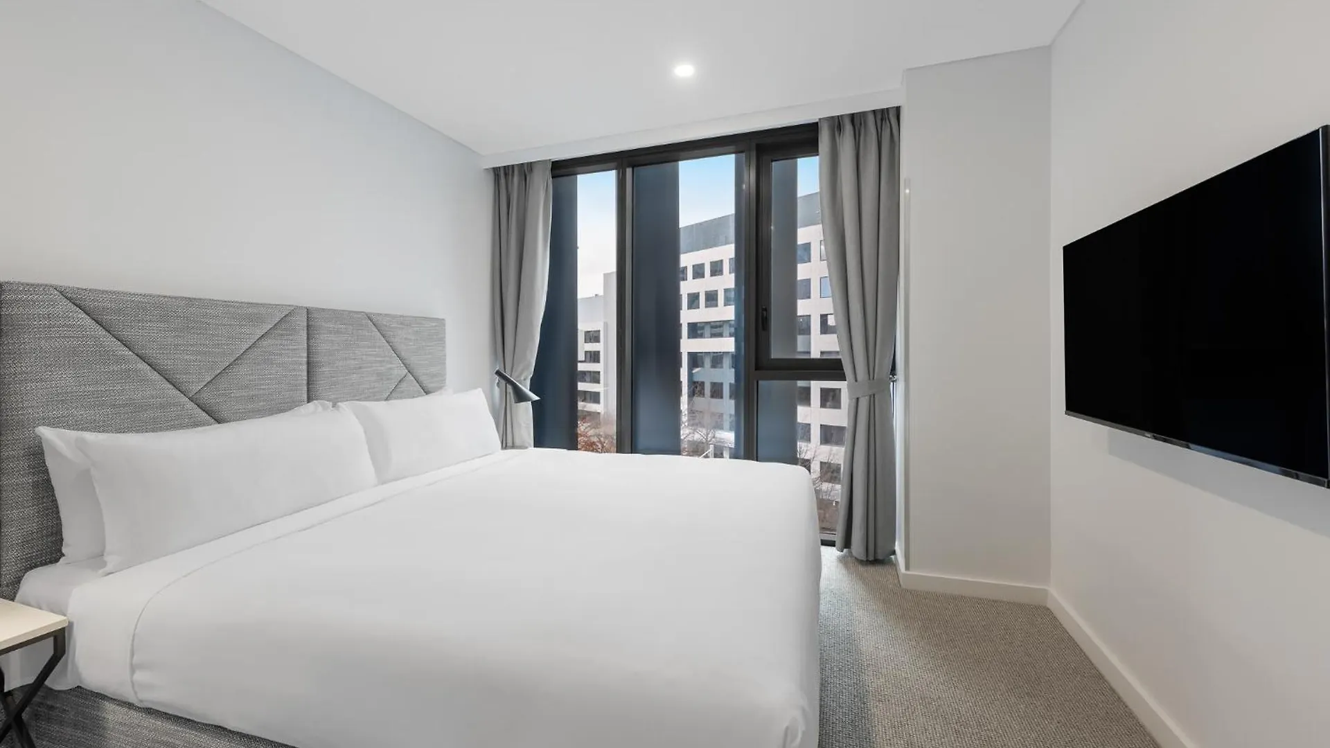 Hotel apartamentowy Meriton Suites Canberra